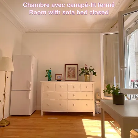 Chambre Privee, Sdb Partage, Arc De Triomphe, Metro 1, T3B, Rer C E A Paris Exterior photo